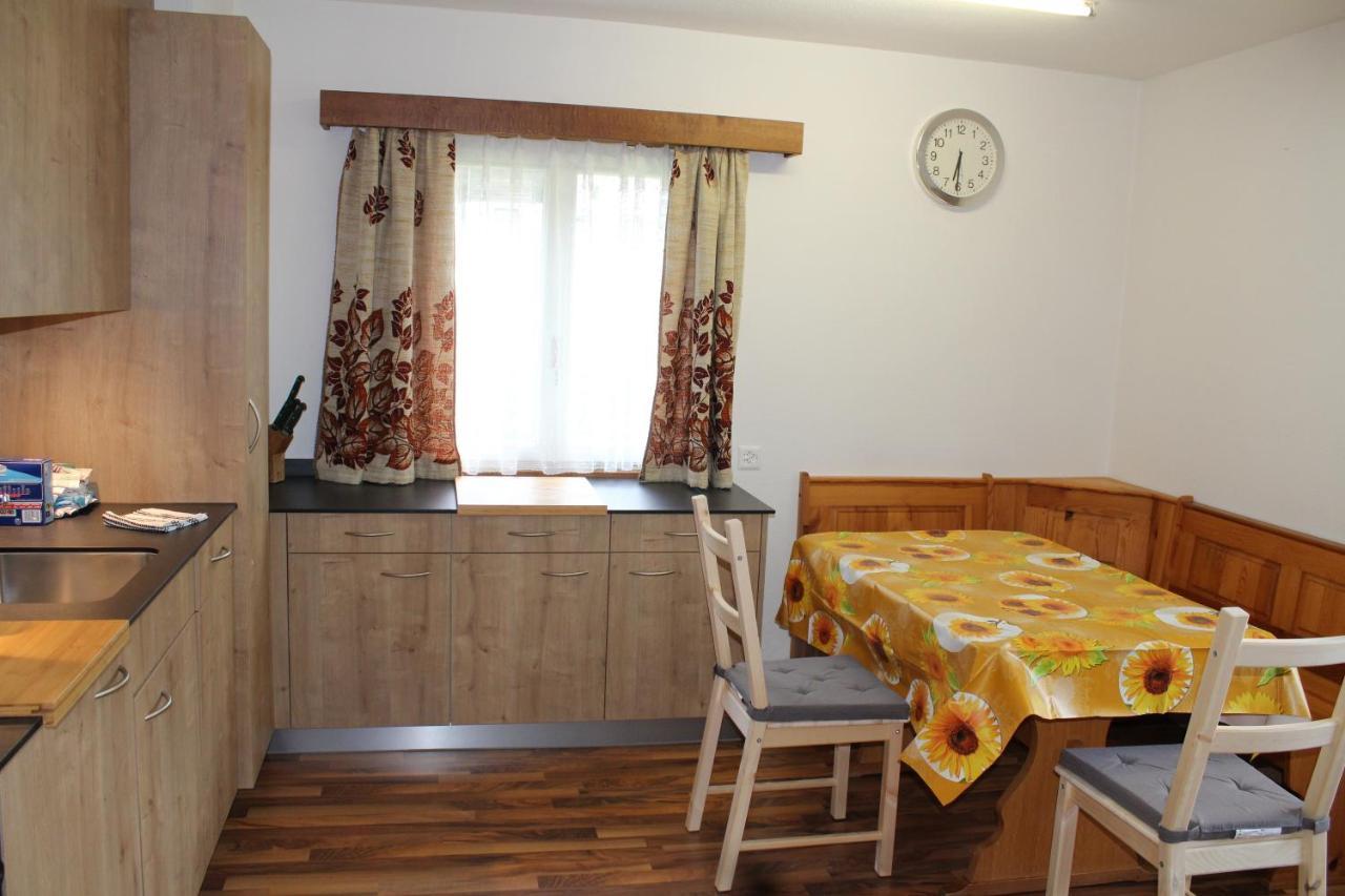 ザース・グルント Haus Weideli, Dammstrasse 7ヴィラ エクステリア 写真