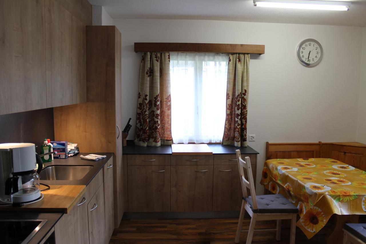 ザース・グルント Haus Weideli, Dammstrasse 7ヴィラ エクステリア 写真
