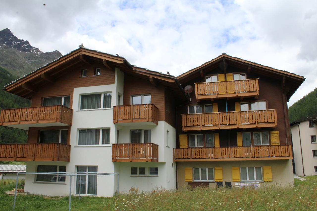 ザース・グルント Haus Weideli, Dammstrasse 7ヴィラ エクステリア 写真