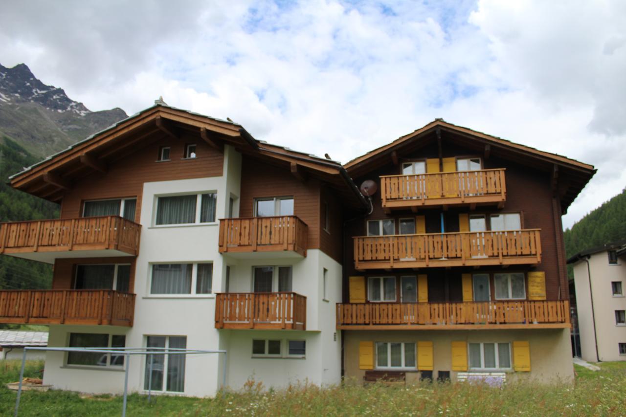ザース・グルント Haus Weideli, Dammstrasse 7ヴィラ エクステリア 写真
