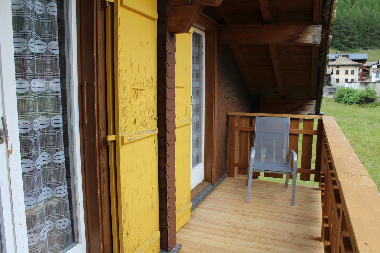 ザース・グルント Haus Weideli, Dammstrasse 7ヴィラ エクステリア 写真