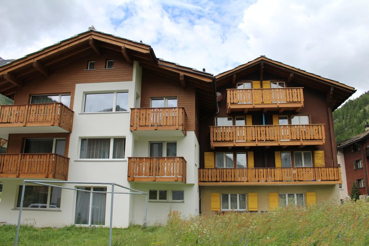 ザース・グルント Haus Weideli, Dammstrasse 7ヴィラ エクステリア 写真